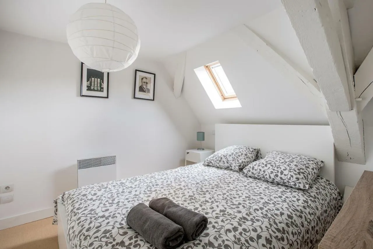 Coeur De Lille - Cosy Appartement 4 0*,  France